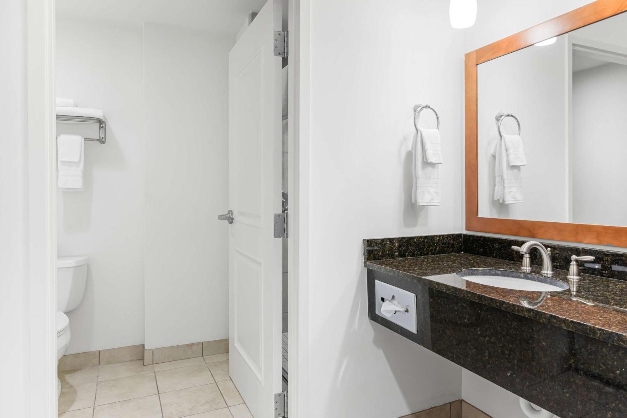 Best Western Plus Westgate Inn And Suites Leland Zewnętrze zdjęcie