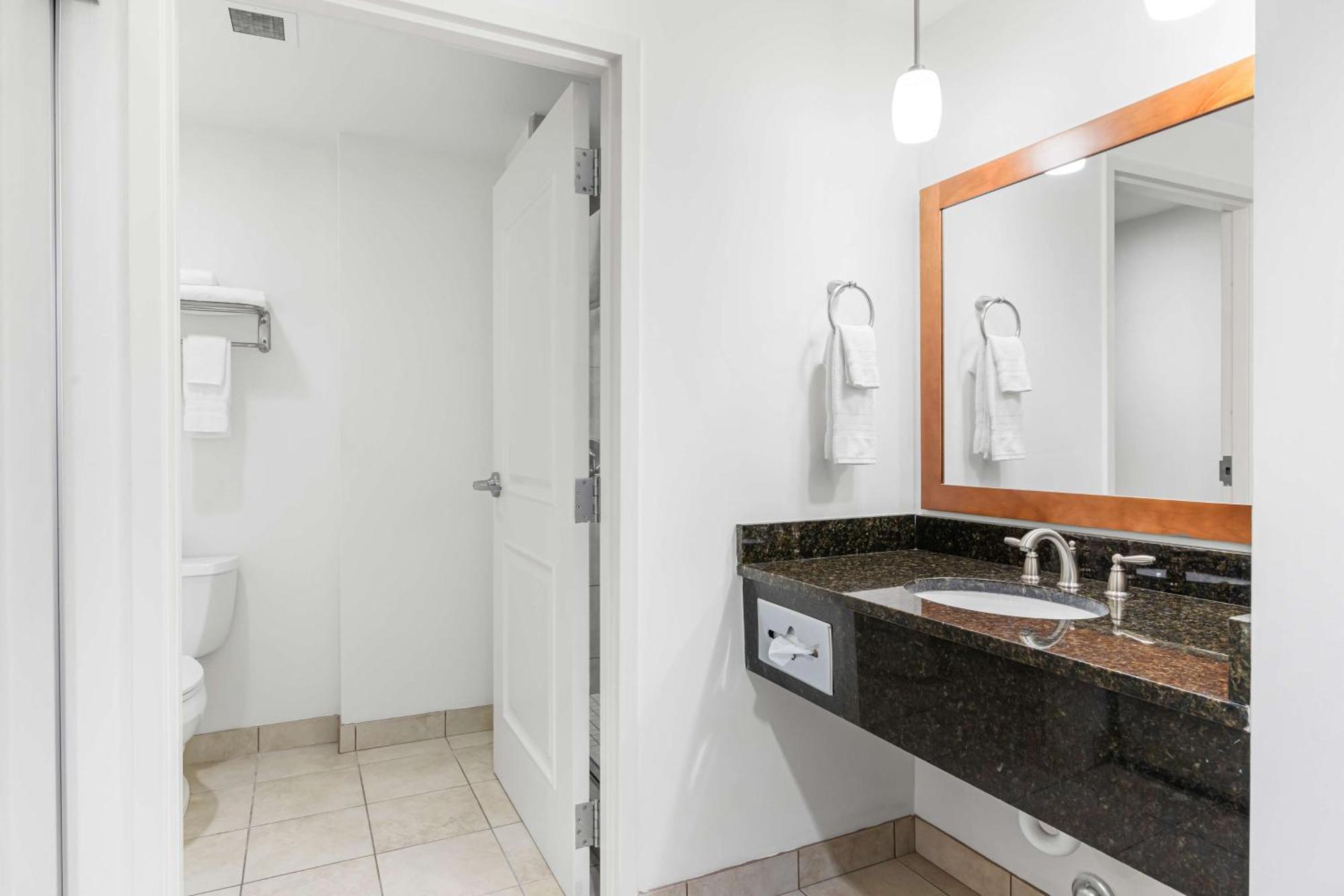 Best Western Plus Westgate Inn And Suites Leland Zewnętrze zdjęcie