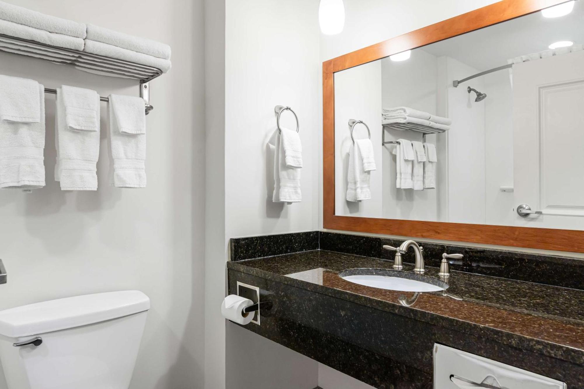 Best Western Plus Westgate Inn And Suites Leland Zewnętrze zdjęcie